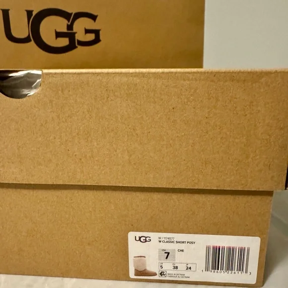 New Ugg Women's Classic Posy BootsSize 7 Brown